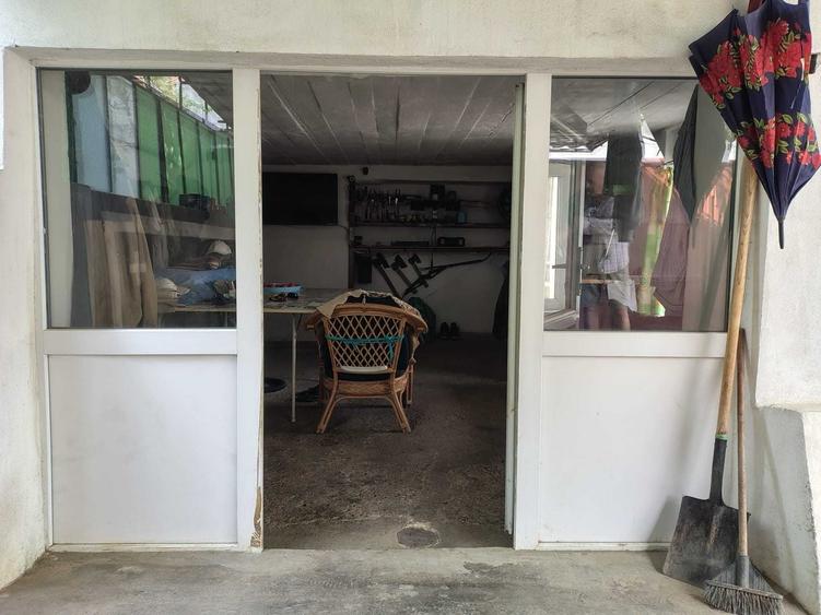 Casă cu 3 camere decomandat în Dealuri Oradea
