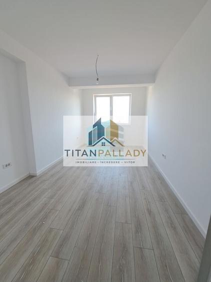 Apartament cu 4 camere decomandat în Titan