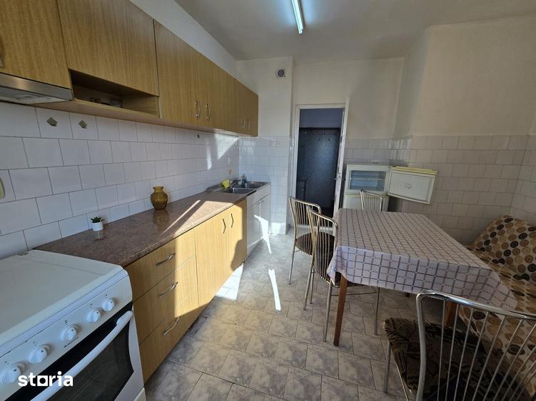 Apartament cu 2 camere decomandat în Intim