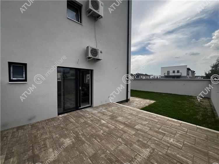Duplex cu 4 camere cu Canalizare în Șelimbăr