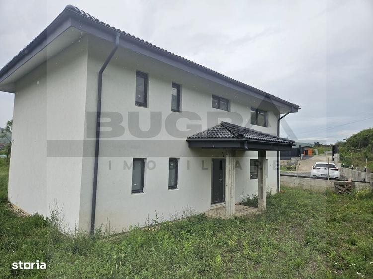 Casă cu 4 camere în Rădaia