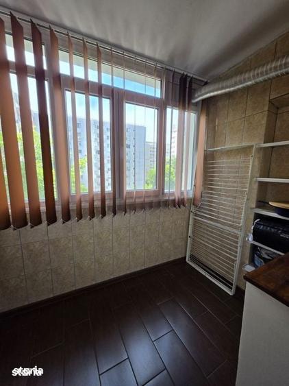 Apartament cu 3 camere decomandat în Titan