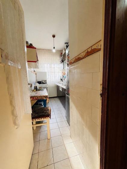 Apartament cu 2 camere semidecomandat, mobilat în Valenta