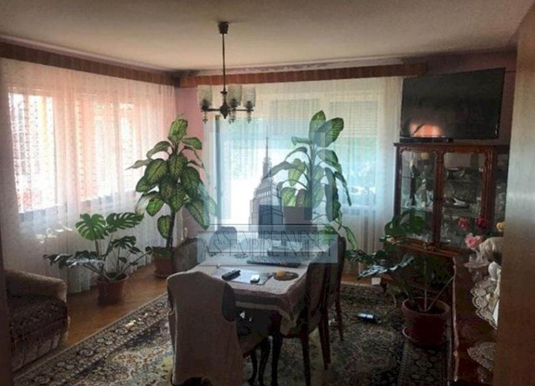 Apartament cu 4 camere decomandat în Aurel Vlaicu