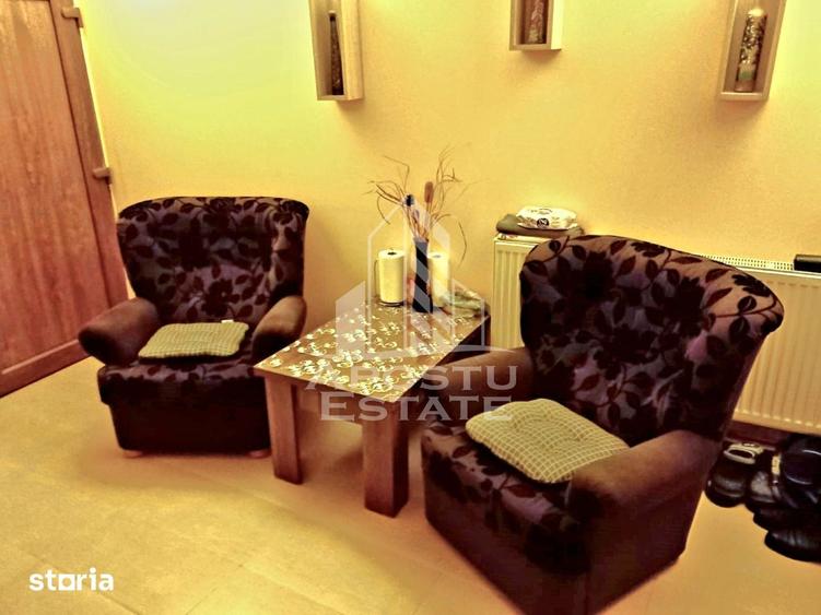 Casă cu 8 camere cu Teren 400 Mp în Moneasa