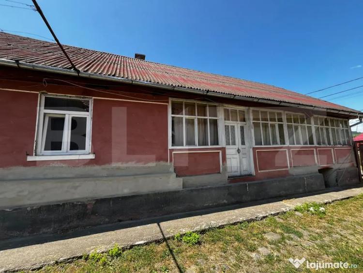 Casă cu 4 camere cu Teren 3300 Mp în Central