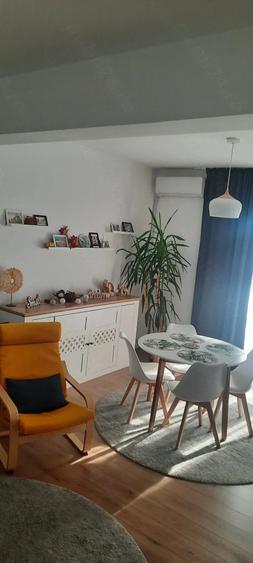 Apartament cu 2 camere decomandat în Piața Cluj