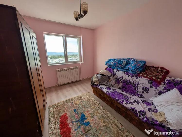 Apartament cu 3 camere decomandat în Alecu Russo