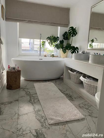 Apartament cu 4 camere decomandat în Central