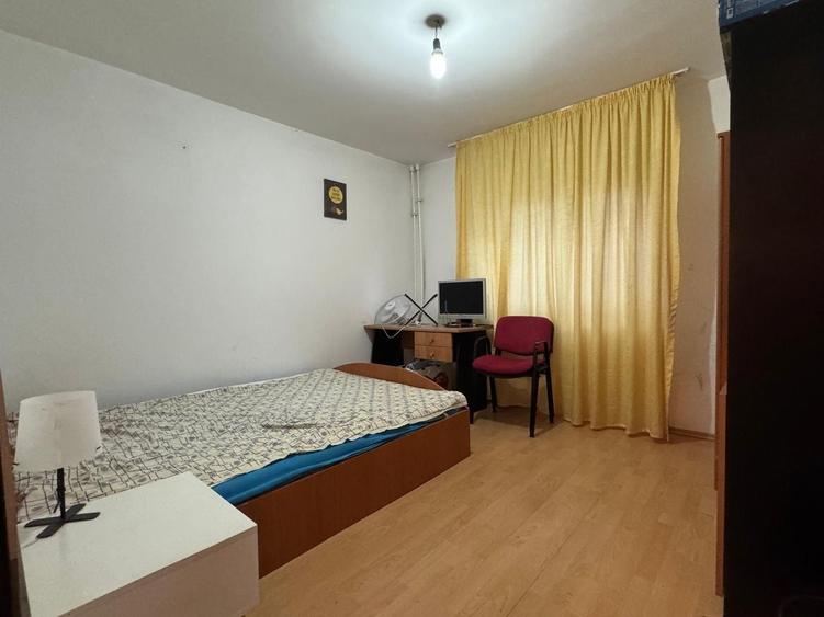Apartament cu 3 camere decomandat în Nerva Traian