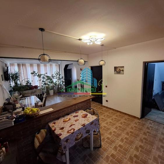 Casă cu 5 camere cu Teren 157 Mp în Central