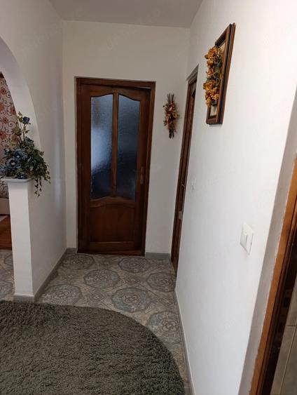 Apartament cu 4 camere decomandat în Dărmănești