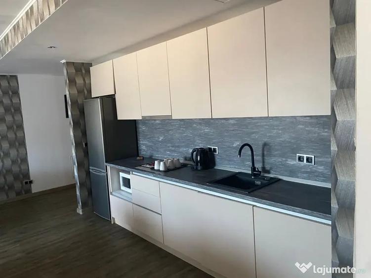 Apartament cu 4 camere decomandat în Poiana Brașov