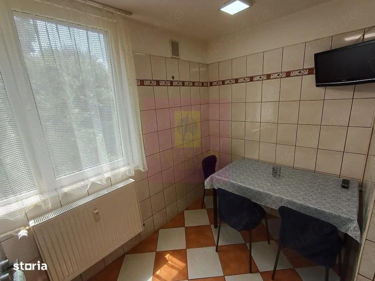 Apartament cu 3 camere decomandat în Berceni