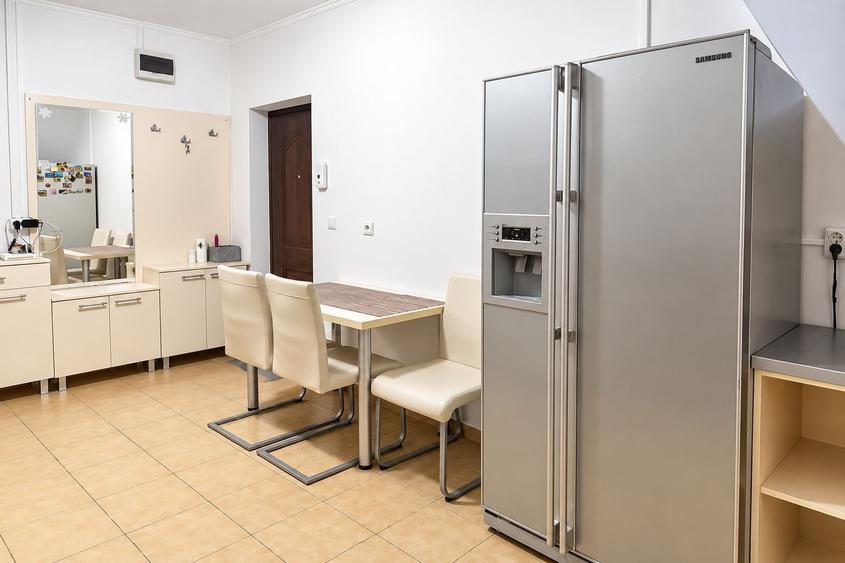 Apartament cu 3 camere decomandat în Dâmbovița