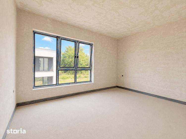 Casă cu 4 camere decomandat cu Teren 400 Mp în Luna