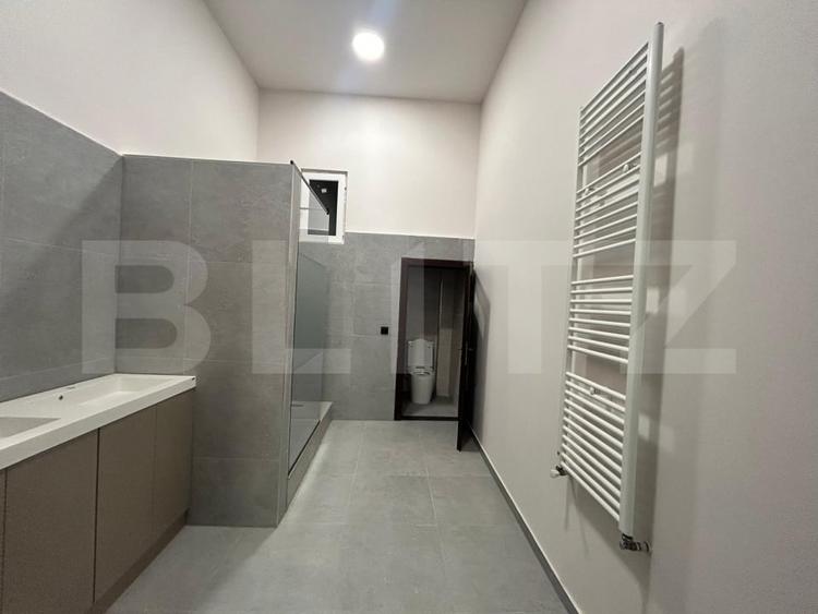 Casă cu 4 camere cu Canalizare în Ultracentral