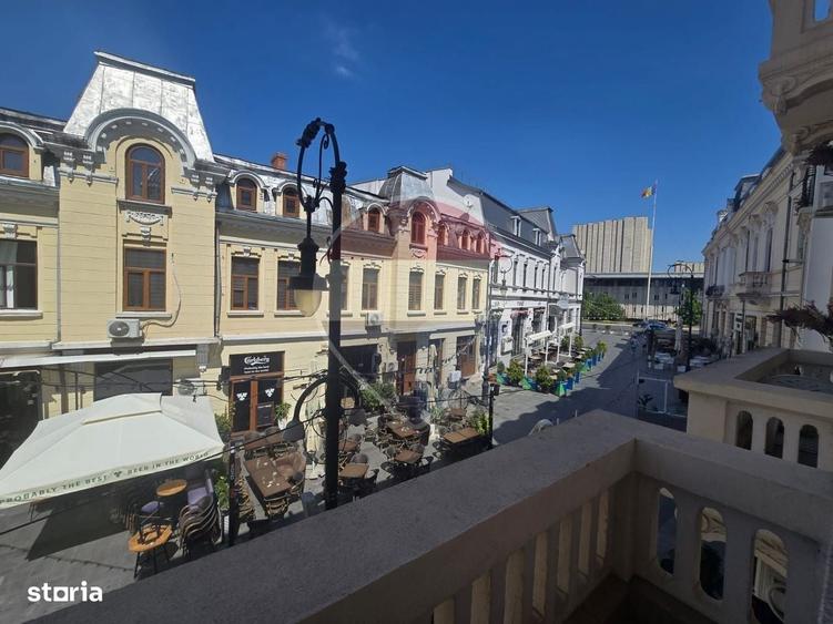 Apartament cu 4 camere semidecomandat în Ultracentral