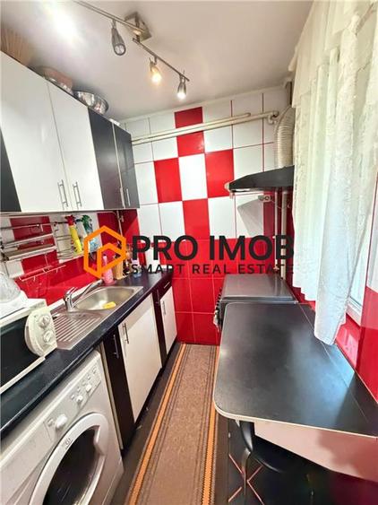 Apartament cu 2 camere nedecomandat, mobilat în 1 Decembrie