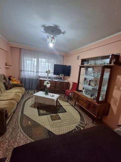 Apartament cu 2 camere decomandat în Prundu