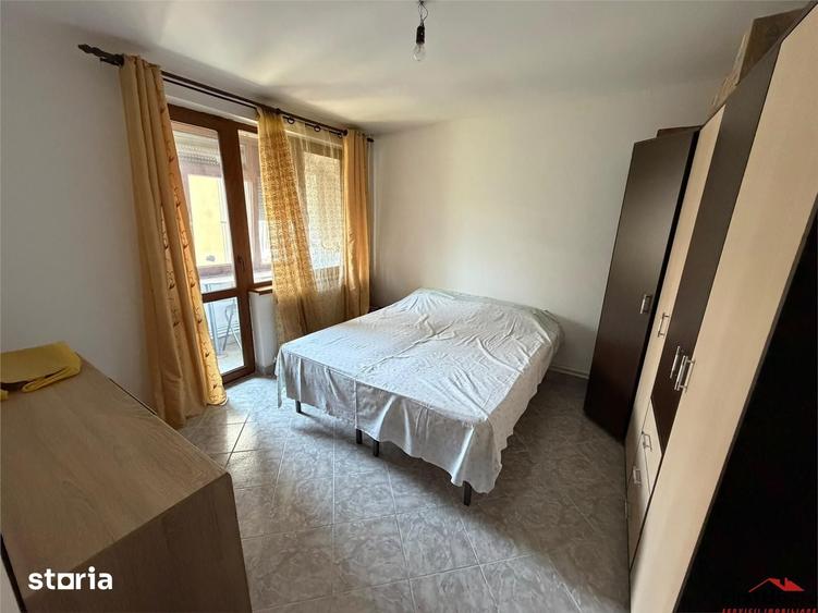 Apartament cu 3 camere decomandat în Sud