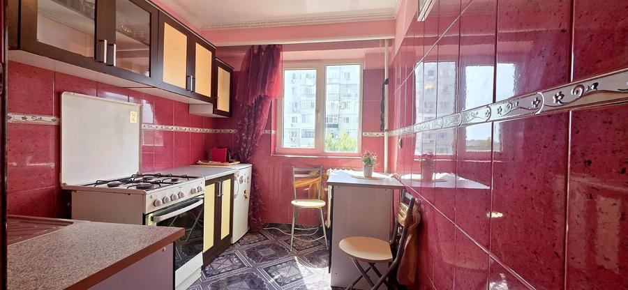 Apartament cu 3 camere decomandat, mobilat în Km 4-5