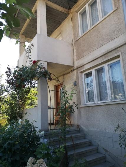Duplex cu 3 camere cu Canalizare în Central
