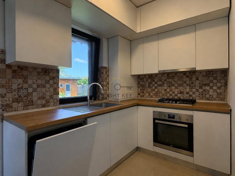 Duplex cu 6 camere cu Canalizare în Domnești