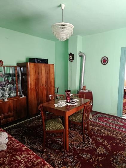 Casă cu 4 camere în Central