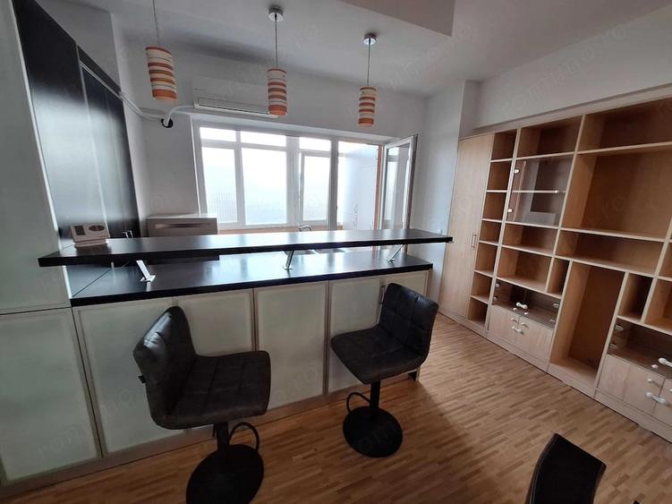 Apartament cu 3 camere decomandat în Berceni