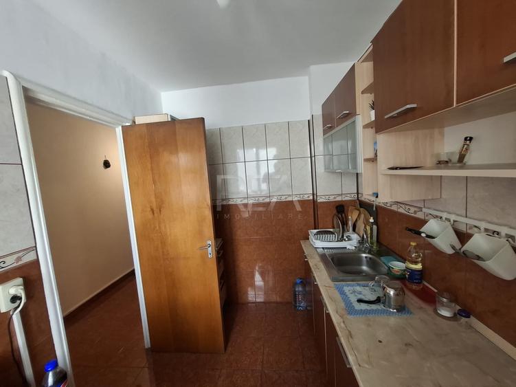 Apartament cu 3 camere decomandat, mobilat în Drumul Taberei