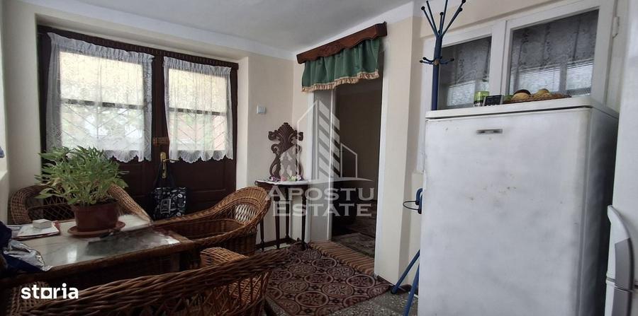 Casă cu 4 camere cu Teren 360 Mp în Micălaca