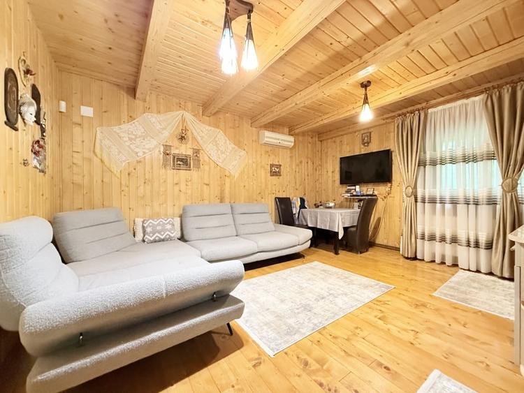 Casă individuală cu 3 camere cu Teren 2405 Mp în Poarta Albă