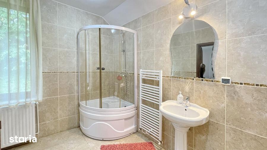 Casă cu 6 camere cu Teren 500 Mp în Dâmbul Morii