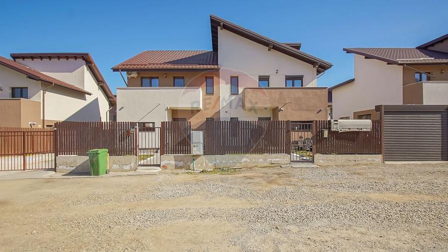 Duplex cu 4 camere cu Teren 250 Mp în Sud-Est