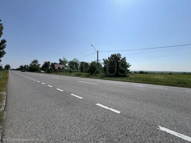 Teren agricol intravilan de 9969 mp, în Hârlești