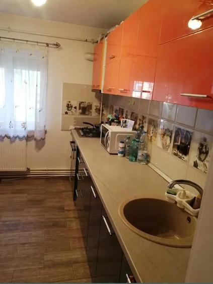 Inchiriez apartament 2 camere - 4