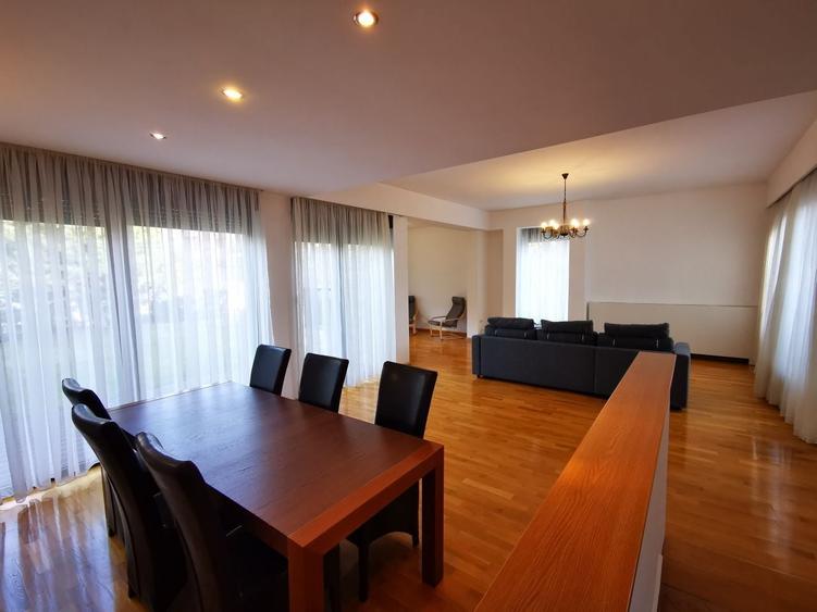 Duplex cu 5 camere cu Canalizare în Iancu Nicolae