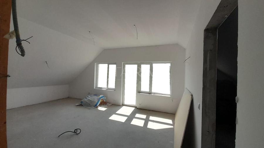 Apartament cu 4 camere decomandat în Apahida
