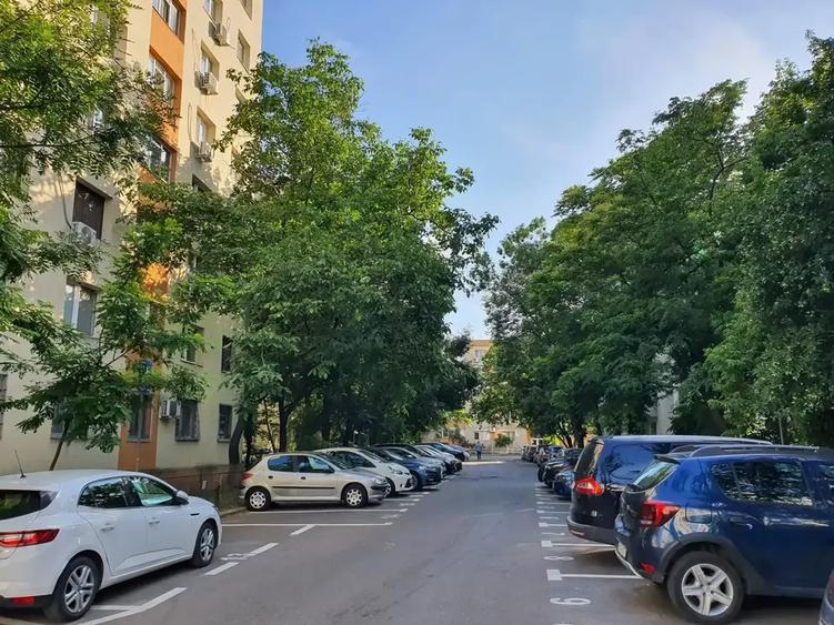 Apartament cu 3 camere decomandat, mobilat în Sebastian