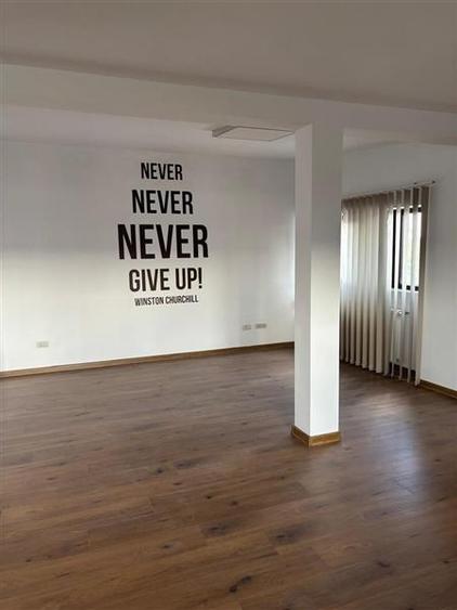Apartament cu 3 camere semidecomandat în Bucureștii Noi