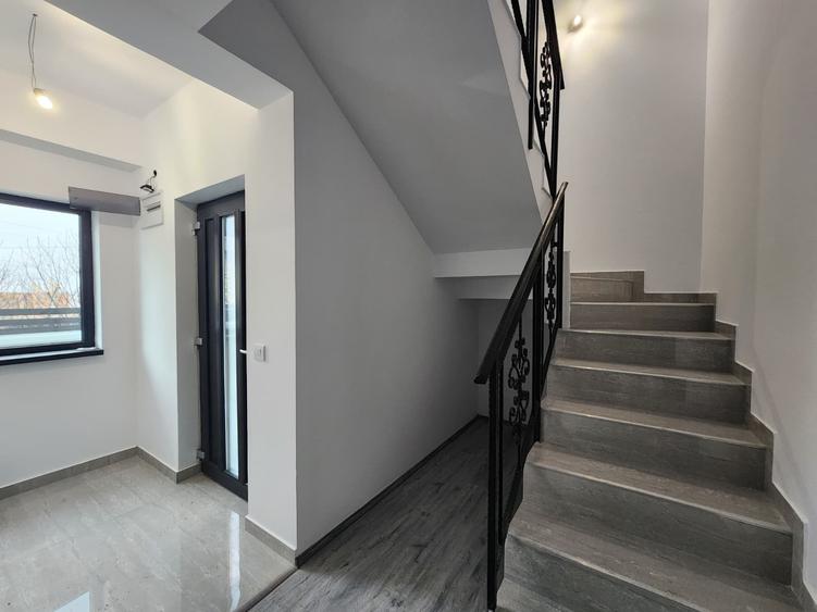 Duplex cu 4 camere cu Canalizare în Lunca Cetățuii