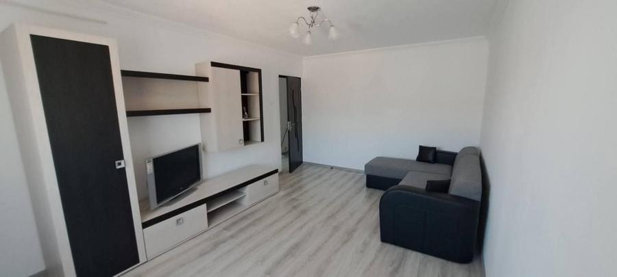 Apartament cu 2 camere decomandat, mobilat în Podul de Fier