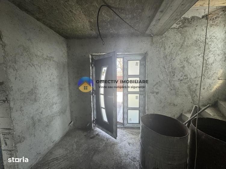 Casă cu 4 camere cu Teren 953 Mp în Gura Văii