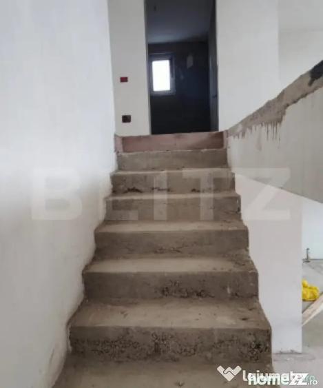 Casă cu 15 camere cu Teren 1000 Mp în Dumbrava