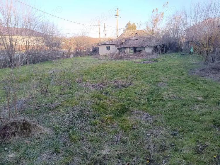 Teren de 811 mp, în Căscioarele