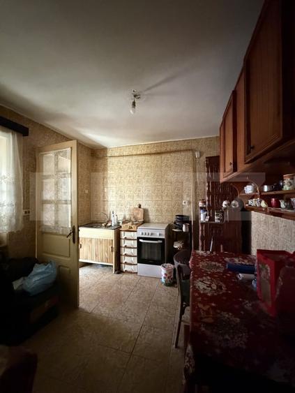 Casă individuală cu 3 camere cu Canalizare în Central