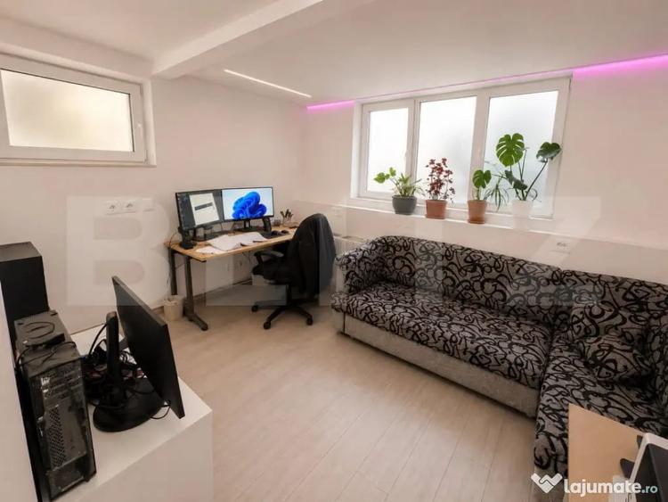 Casă cu 7 camere cu Teren 500 Mp în Central
