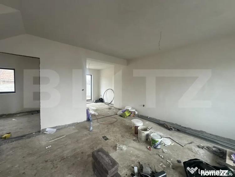 Casă cu 4 camere cu Teren 300 Mp în Lazuri