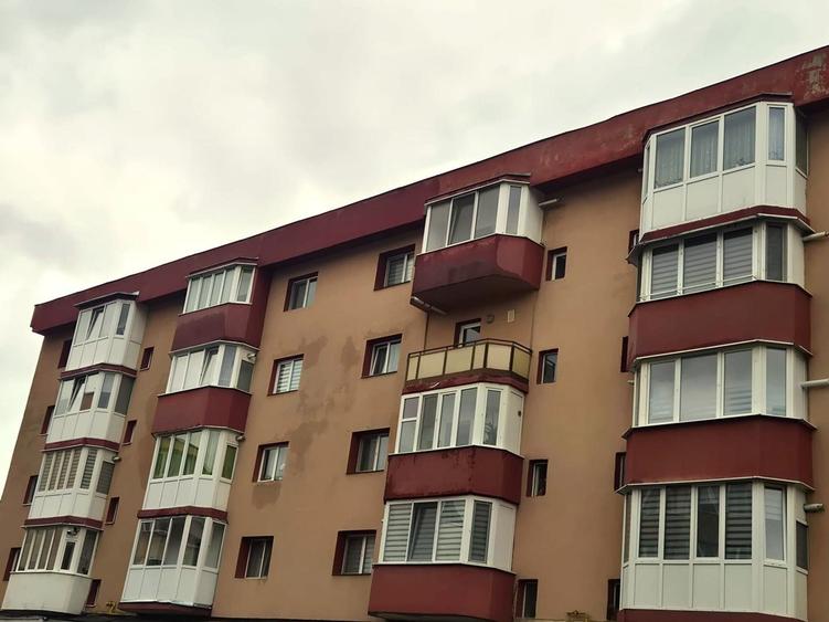 Apartament cu 3 camere decomandat în Bartolomeu
